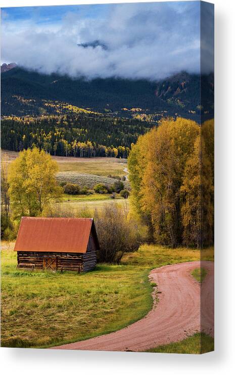 America Canvas Print featuring the photograph The Old Barn On Ohio Pass by John De Bord