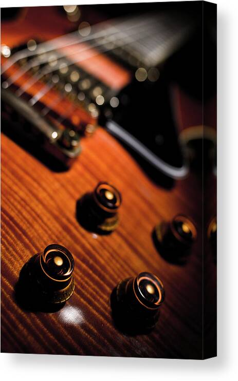 Les Paul Guitar Canvas Print featuring the photograph Tune Into Focus by David Sutton