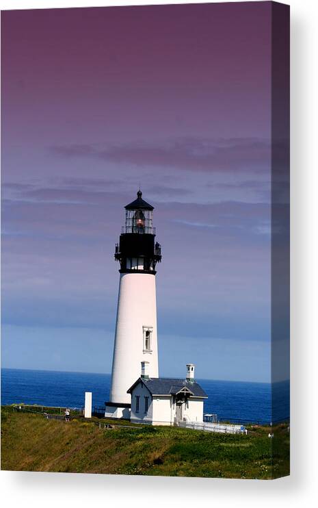 Lighthouse Canvas Print featuring the photograph Yakuina Head Lighthouse LI201 by Mary Gaines