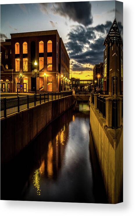 Arcadia Canvas Print featuring the photograph Kalamazoo Valley Community College #1 by William Christiansen