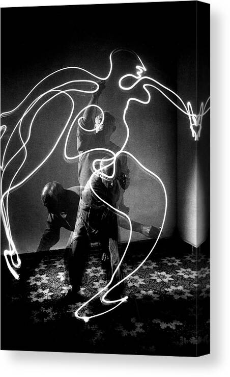 Lifeown Canvas Print featuring the photograph Pablo Picasso by Gjon Mili
