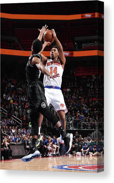 Nba Pro Basketball Canvas Print featuring the photograph New York Knicks V Detroit Pistons by Chris Schwegler