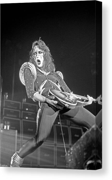 Performance Canvas Print featuring the photograph Kiss Performing #8 by Michael Ochs Archives