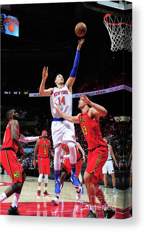 Atlanta Canvas Print featuring the photograph New York Knicks V Atlanta Hawks by Scott Cunningham