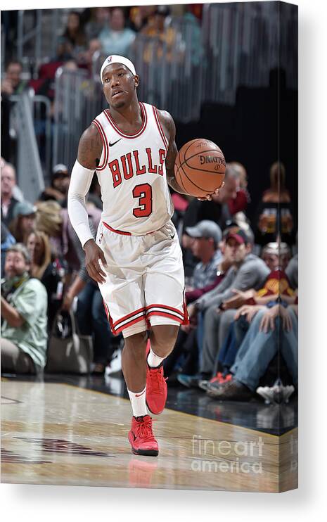 Kay Felder Canvas Print featuring the photograph Chicago Bulls V Cleveland Cavaliers #9 by David Liam Kyle