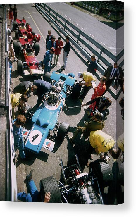 People Canvas Print featuring the photograph Cars At The British Grand Prix by Heritage Images