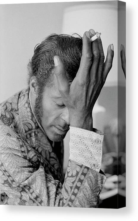 Rock Music Canvas Print featuring the photograph Chuck Berry by Michael Ochs Archives