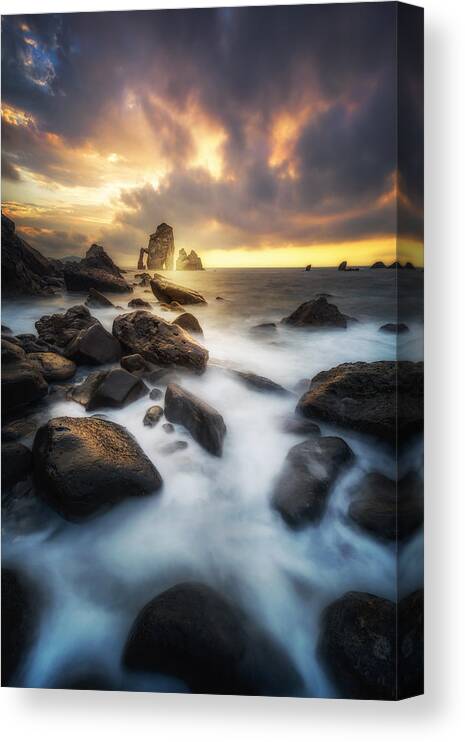 Long Exposure Canvas Print featuring the photograph Hole by David Martn Castn