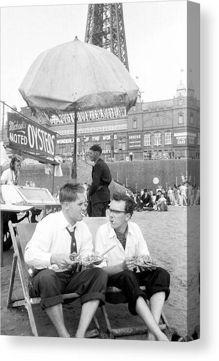 1950-1959 Canvas Print featuring the photograph Morecambe And Wise by Thurston Hopkins