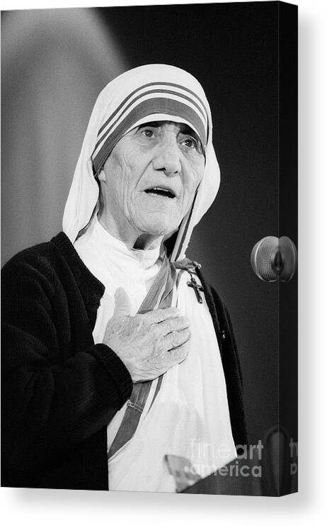 1980-1989 Canvas Print featuring the photograph Mother Teresa Speaking At Right To Life by Bettmann