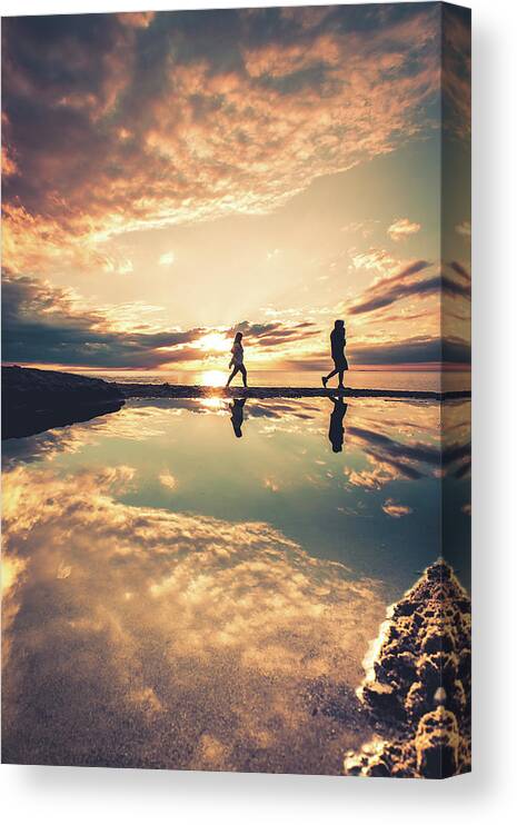 Beach Canvas Print featuring the photograph Warm Summer Walk by Dave Niedbala