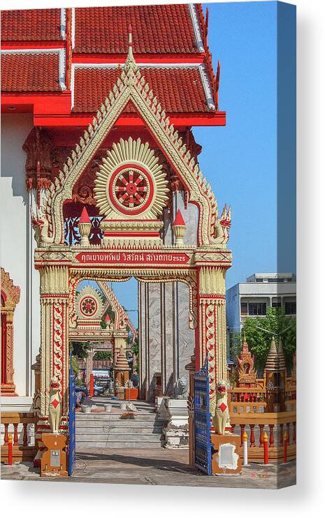 Thailand Canvas Print featuring the photograph Wat Liab Ubosot Gateway DTHU039 by Gerry Gantt