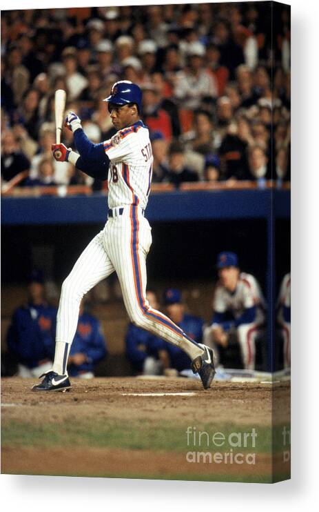 1980-1989 Canvas Print featuring the photograph Darryl Strawberry by T.g. Higgins