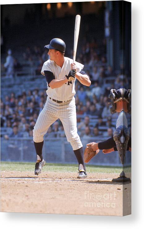 American League Baseball Canvas Print featuring the photograph Roger Maris by Louis Requena