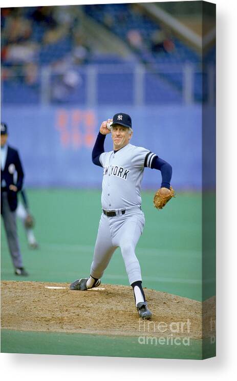 1980-1989 Canvas Print featuring the photograph Phil Niekro by Rich Pilling