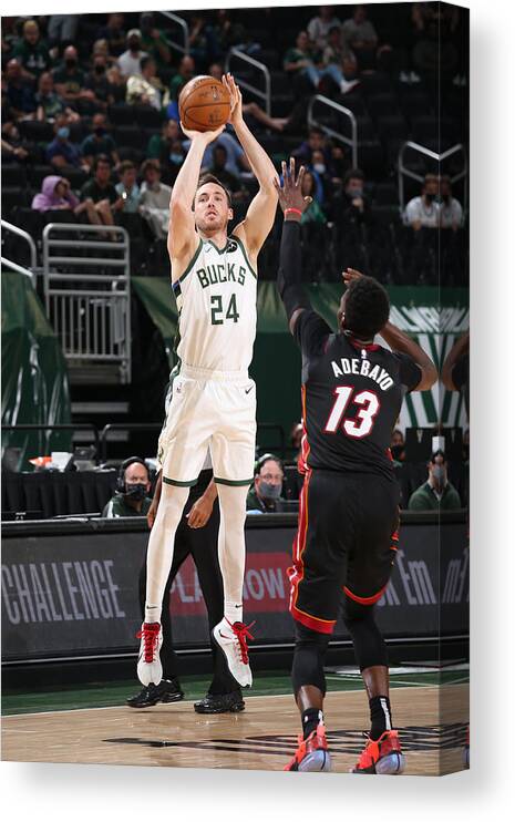 Playoffs Canvas Print featuring the photograph Pat Connaughton by Gary Dineen
