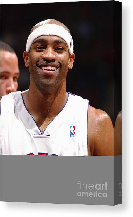 Nba Pro Basketball Canvas Print featuring the photograph Vince Carter #4 by Ron Turenne