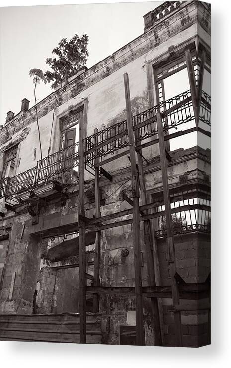 Cuba Canvas Print featuring the photograph Abandoned Havana Building by M Kathleen Warren