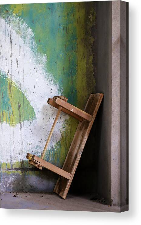 Minimalism Canvas Print featuring the photograph Abandoned Table by Prakash Ghai