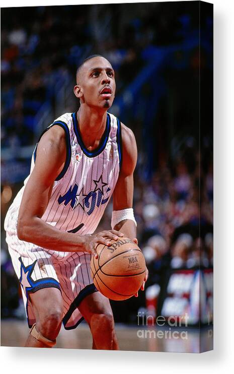 Nba Pro Basketball Canvas Print featuring the photograph Anfernee Hardaway by Jeff Reinking