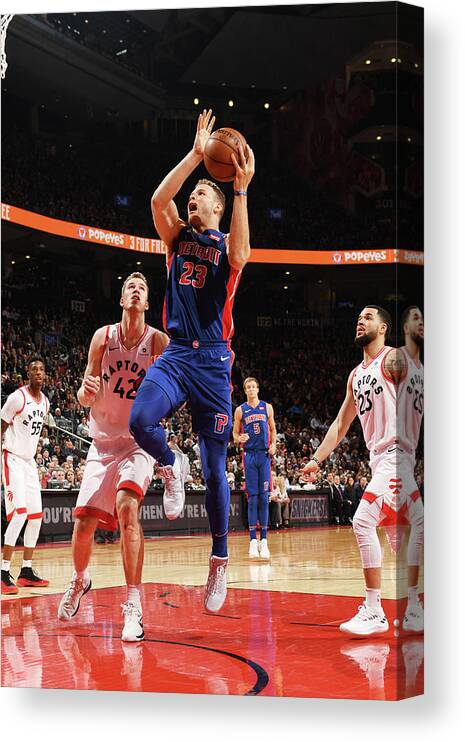 Blake Griffin Canvas Print featuring the photograph Blake Griffin by Ron Turenne