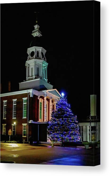 Boyle County Courthouse Christmas Canvas Print featuring the photograph Boyle County Courthouse Christmas by Sharon Popek