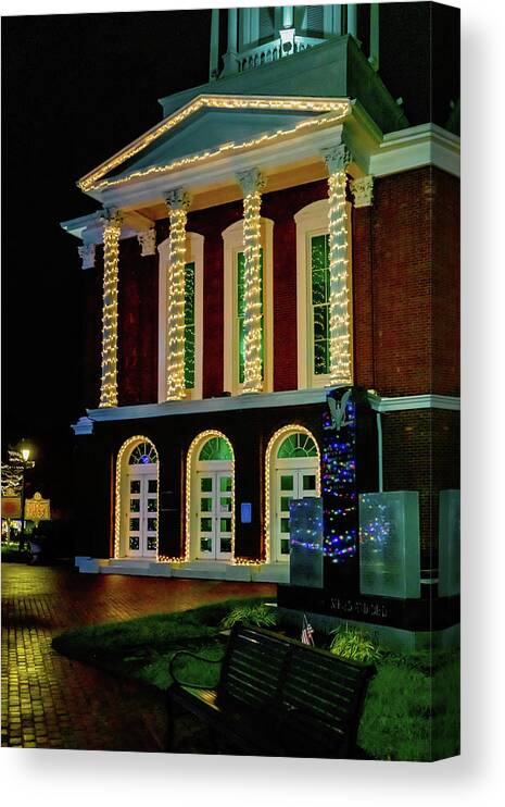 Boyle County Courthouse Entrance Christmas Canvas Print featuring the photograph Boyle County Courthouse Entrance Christmas by Sharon Popek