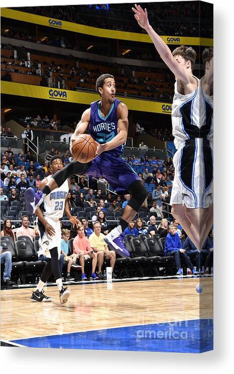 Nba Pro Basketball Canvas Print featuring the photograph Brian Roberts by Fernando Medina