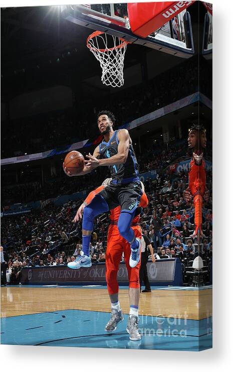 Nba Pro Basketball Canvas Print featuring the photograph Courtney Lee by Zach Beeker