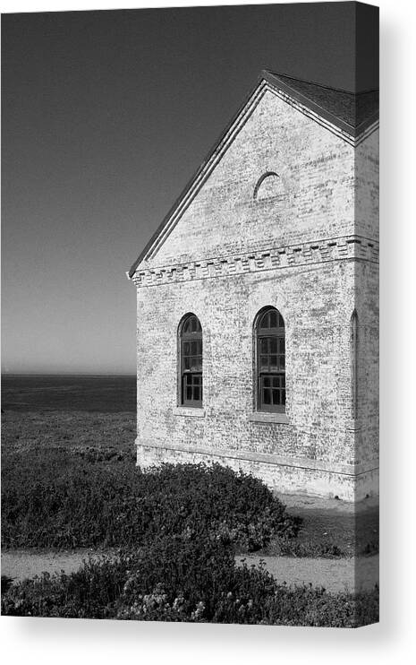 Piedras Blancas Lighthouse Canvas Print featuring the photograph In Time by Gina Cinardo