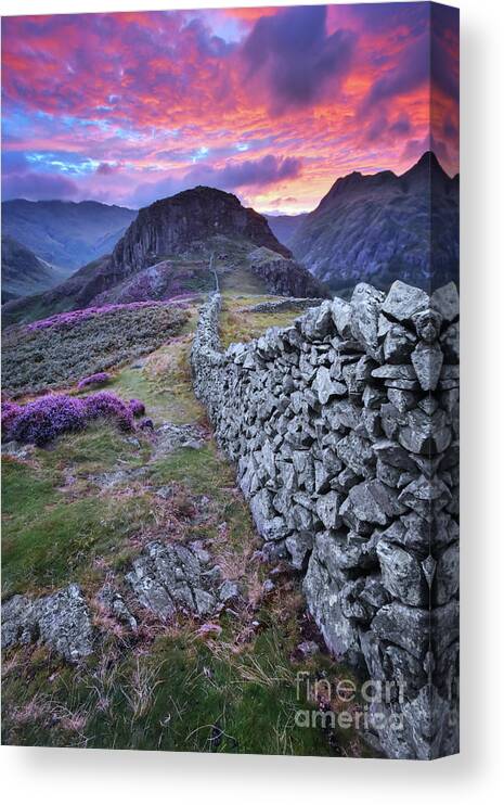 Sky Canvas Print featuring the photograph Lingmoor Fell 2.0 by Yhun Suarez