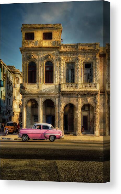 La Habana Canvas Print featuring the photograph Malecon at the sundown 4 by Micah Offman