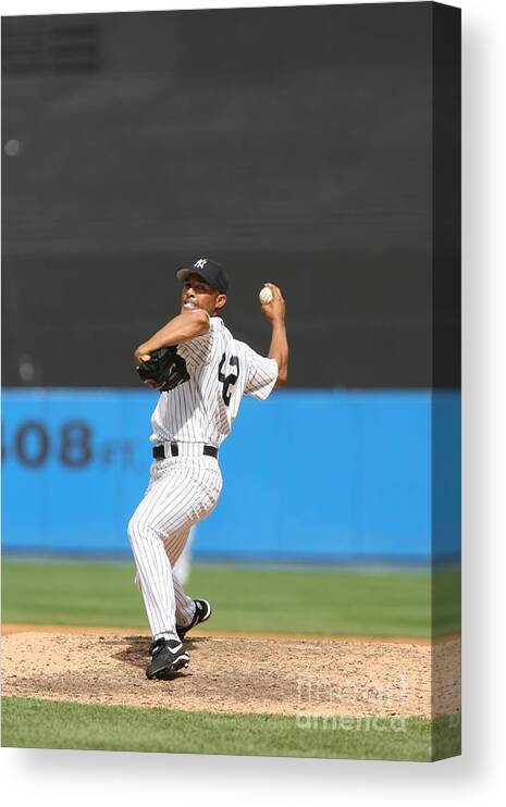 People Canvas Print featuring the photograph Mariano Rivera by Rich Pilling
