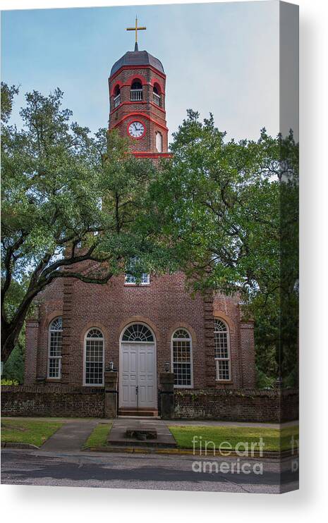 Prince George Winyah Espiscopal Church Canvas Print featuring the photograph Prince George Episcopal Church by Dale Powell