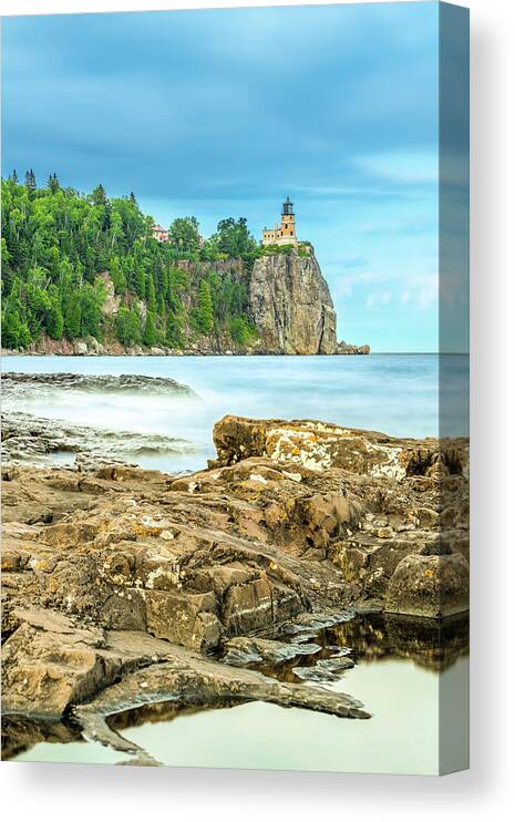 Split Rock Lighthouse Canvas Print featuring the photograph Split Rock Lighthouse Dark Sky by Sebastian Musial