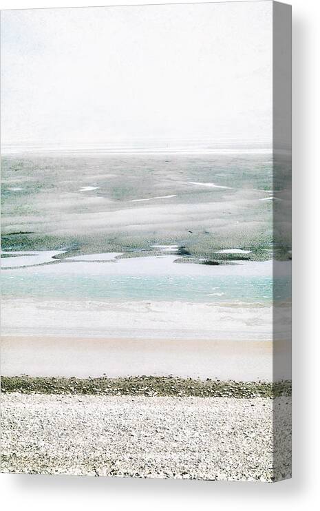 Land Canvas Print featuring the photograph To the horizon by Yasmina Baggili