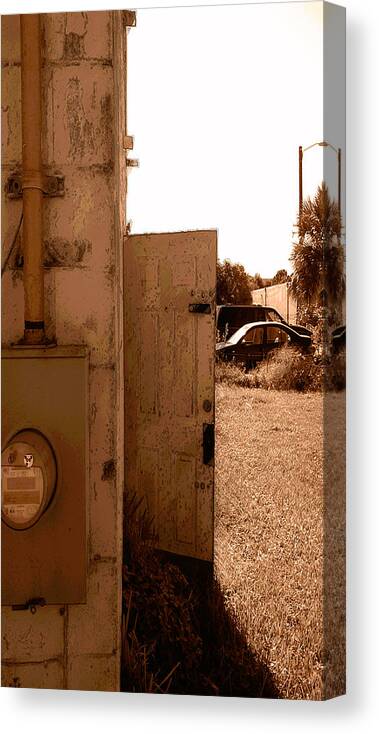 Steve Sperry Mighty Sight Studio Photo Art Tampa Junk Yard Canvas Print featuring the photograph Wide Open by Steve Sperry