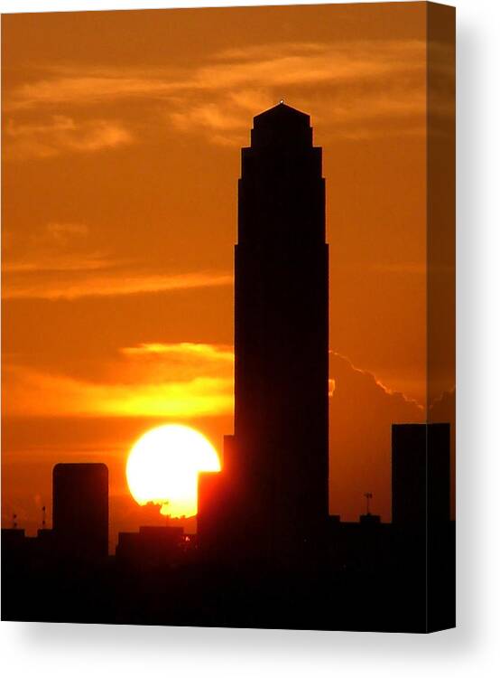 Houston Canvas Print featuring the photograph Williams Tower Sunset #1 by Dwight Theall