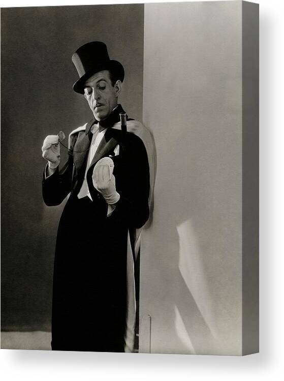 Entertainment Canvas Print featuring the photograph Richard Pitchford Doing A Card Trick by Lusha Nelson