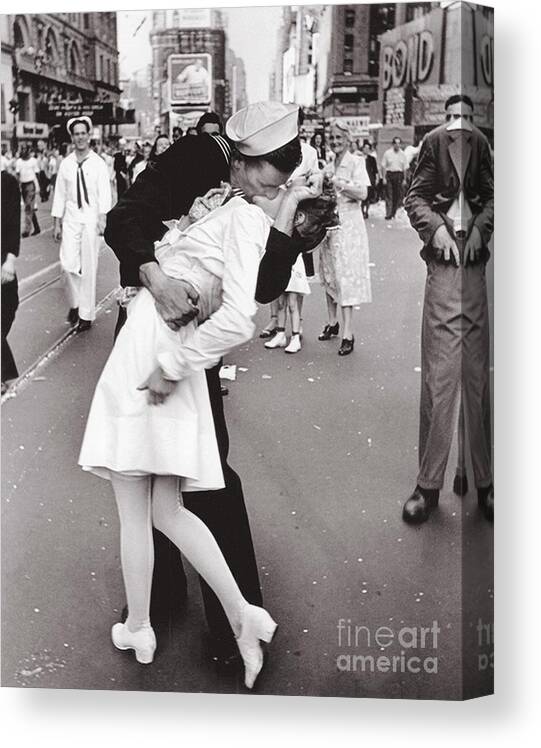 V-J Day in Times Square Canvas Print various sizes Alfred Eisenstaedt photo