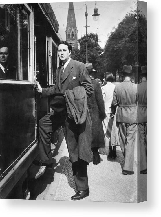 1936 Canvas Print featuring the photograph Thomas Wolfe (1900-1938) #1 by Granger
