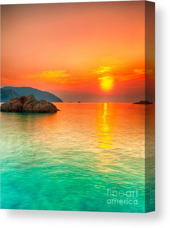 Beautiful Canvas Print featuring the photograph Sunset #11 by MotHaiBaPhoto Prints