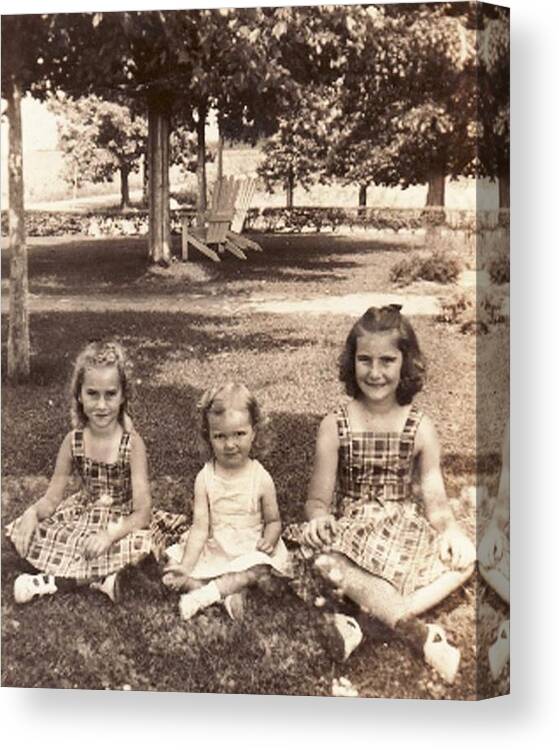 Juadane Canvas Print featuring the photograph 3 Sisters by Quwatha Valentine