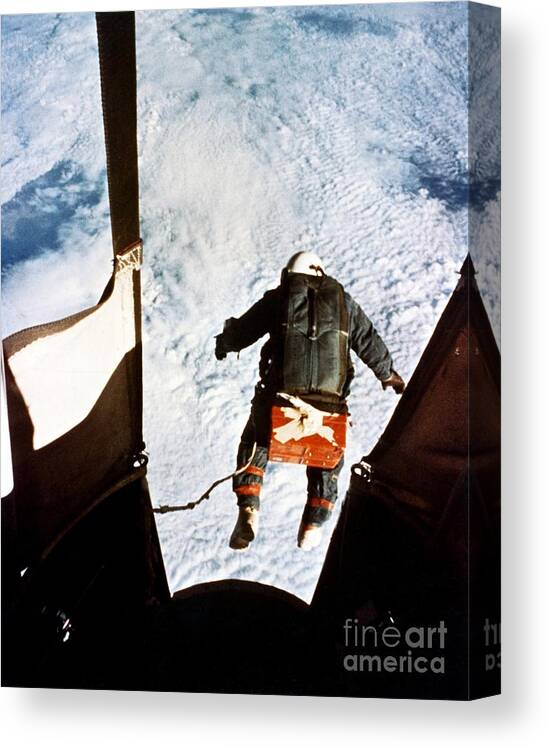 Joseph Kittinger Canvas Print featuring the photograph Kittinger by SPL and Photo Researchers