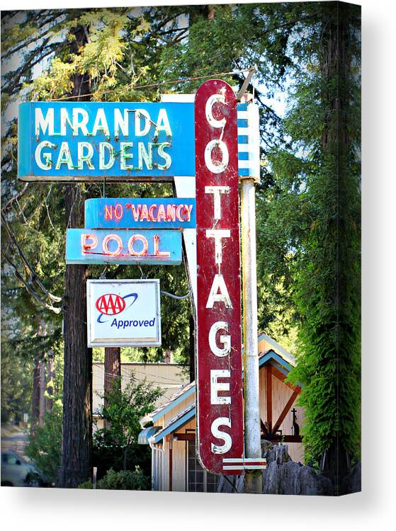 Miranda Canvas Print featuring the photograph Miranda Gardens by Steve Natale