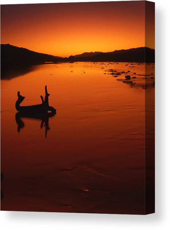 Wairau Valley Canvas Print featuring the photograph Sunset, the Wairau Valley Marlborough New Zealand by Maggie Mccall