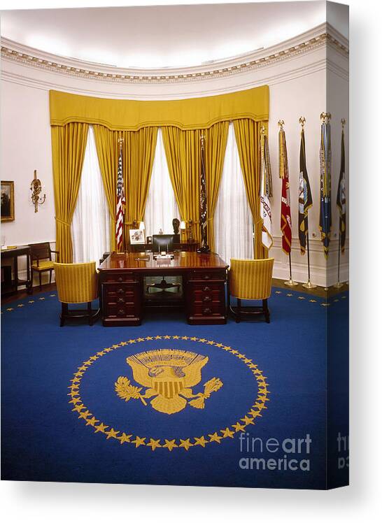 1970 Canvas Print featuring the photograph White House - Nixons Oval Office by Granger