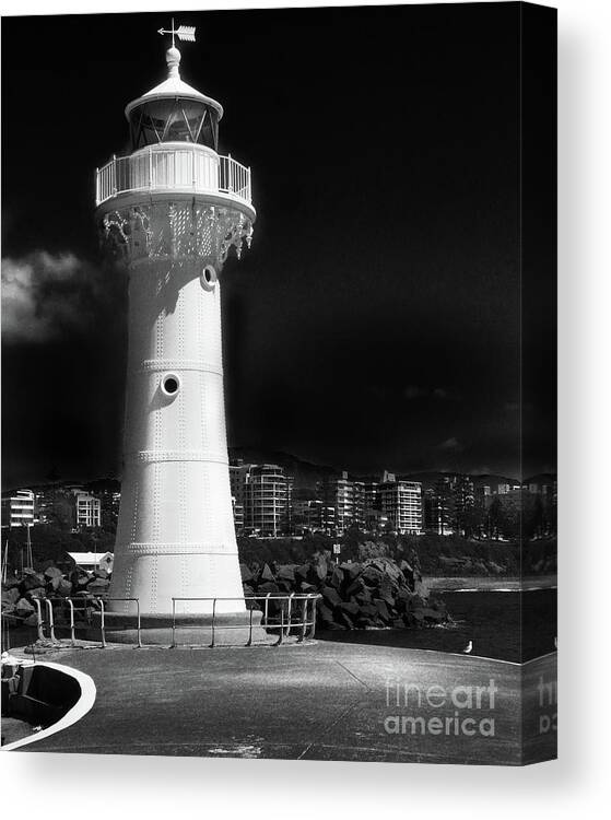 Lighthouse Canvas Print featuring the photograph Wollongong Harbour entrance by Les Boucher