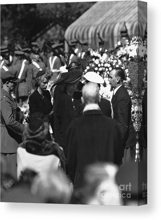 Mourner Canvas Print featuring the photograph Funeral For President Roosevelt #1 by Bettmann