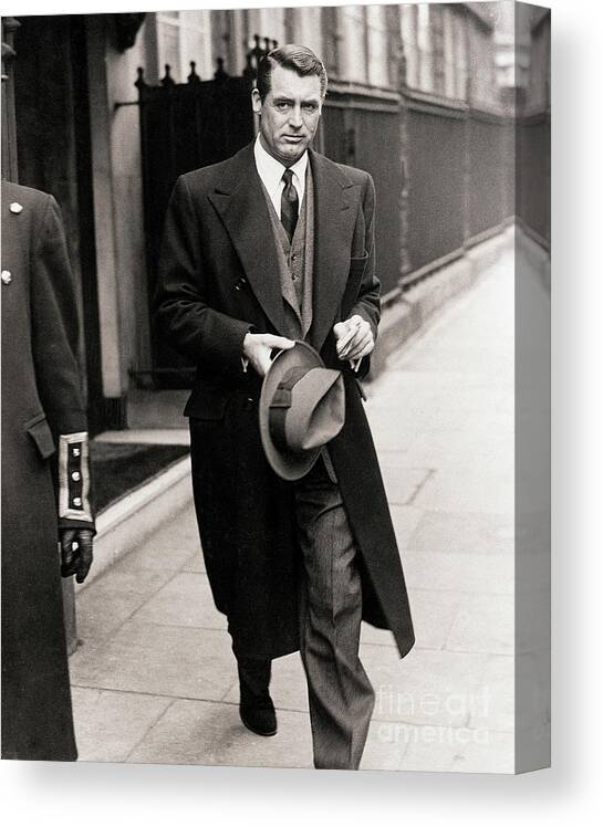 Cary Grant Canvas Print featuring the photograph Cary Grant In London by Bettmann